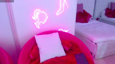 AVA online show from 02.04.25