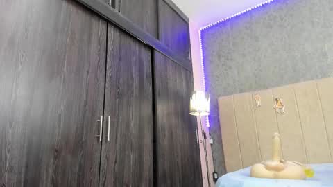 AVA online show from 12.21.25