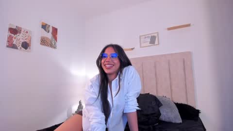 Avaline Help me reach 100 likes TRANSMISSION EVERY DAY FROM 39 PM online show from 01.12.25