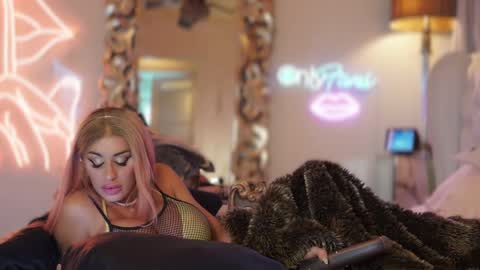 AvalonnFoxx online show from 12.18.24