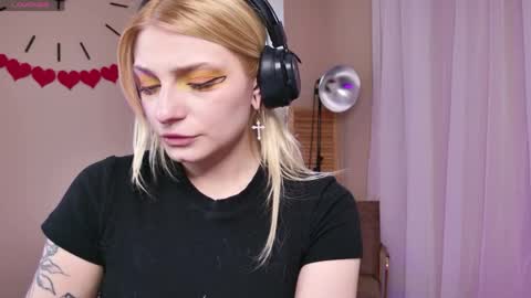 Ava online show from 05.05.26