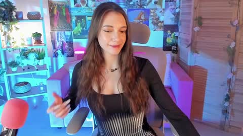 Snapshot of aveangela chatting on 01.13.25 Avie online show from 01.13.25