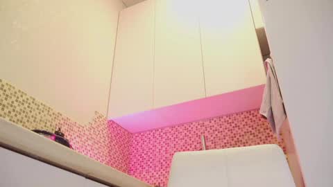 Snapshot of aveksmr chatting on 10.23.25 Kate online show from 10.23.25