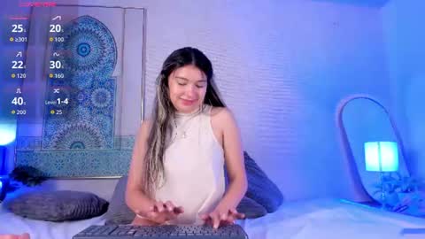 Snapshot of avelia_dh chatting on 06.25.26 Avelia online show from 06.25.26