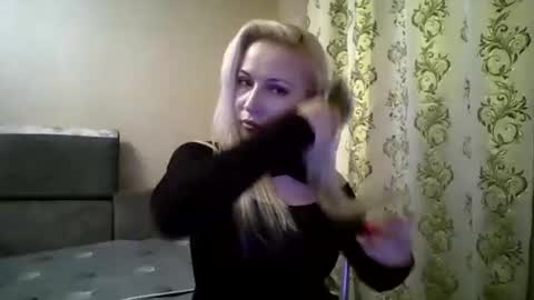 Snapshot of avenixx chatting on 09.27.25 avenixx online show from 09.27.25