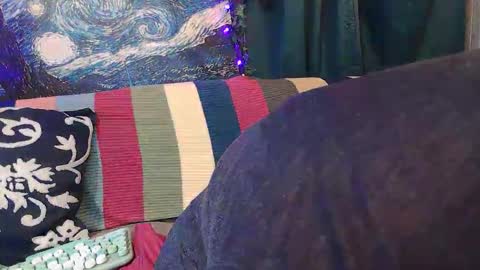 Snapshot of average_girl222 chatting on 11.28.25 raven blue online show from 11.28.25