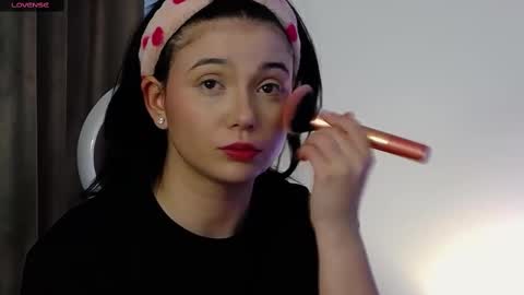 AveryWillow online show from 03.12.25