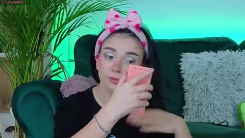 AveryWillow online show from 10.10.25