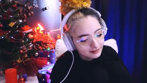 Avriel online show from 12.22.24