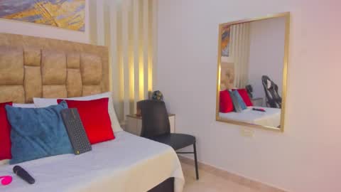 AVIS  online show from 11.10.25