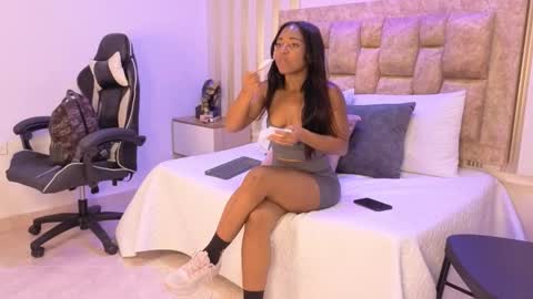 AVIS  online show from 11.29.25