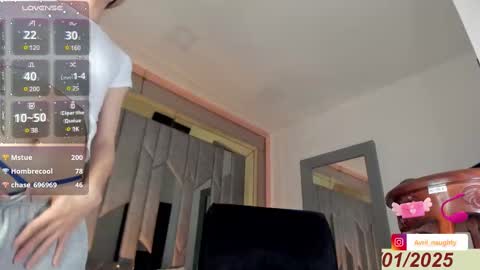 Snapshot of avril_naughty chatting on 01.24.25 AVRIL online show from 01.24.25