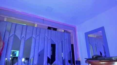 Snapshot of avril_naughty chatting on 03.02.25 AVRIL online show from 03.02.25