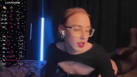 avril_pearly_ online show from 03.06.25