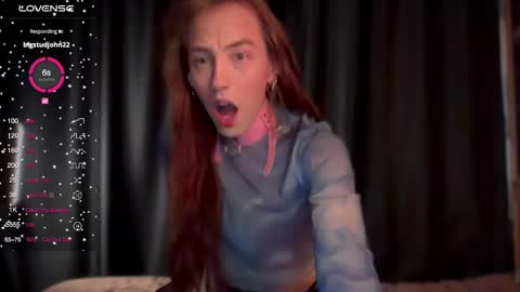 avril_pearly_ online show from 10.05.25