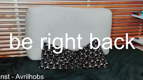 Avril online show from 02.12.25