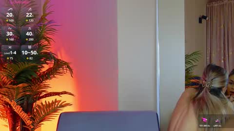 Snapshot of avrillcyrux chatting on 11.14.25 AVRILL CYRUX online show from 11.14.25