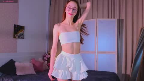 Avril online show from 11.16.25