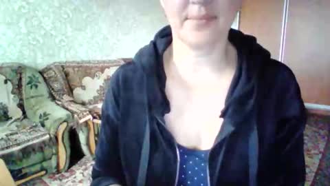 Snapshot of awesomeladyy chatting on 10.28.25 awesomeladyy online show from 10.28.25