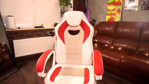 Snapshot of awondrr chatting on 01.25.25 Alice online show from 01.25.25