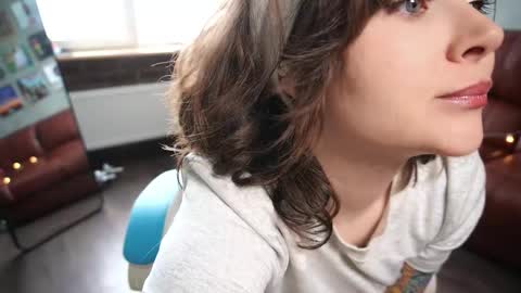 Snapshot of awondrr chatting on 02.20.26 Alice online show from 02.20.26