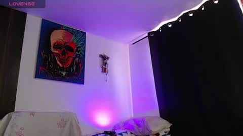 Snapshot of axel_7070 chatting on 07.12.26 Independiente Model online show from 07.12.26