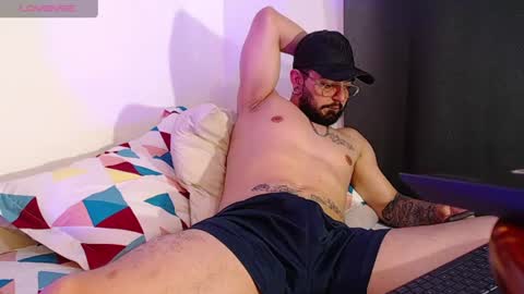 Snapshot of axel_7070 chatting on 07.28.26 Independiente Model online show from 07.28.26