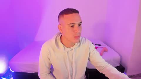 axel__fierro online show from 04.14.26
