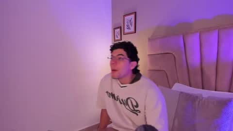 Yooung King  online show from 02.11.26