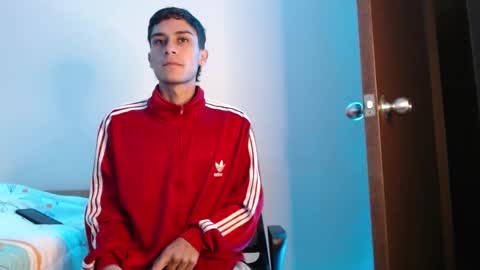 axel davis  online show from 10.05.25