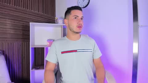 axel_grey_ online show from 10.25.25