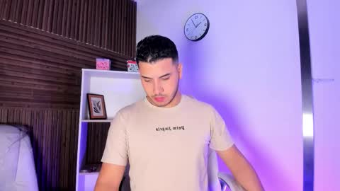 axel_grey_ online show from 12.01.25