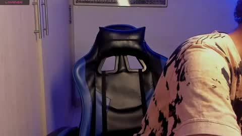 Axel online show from 04.25.26