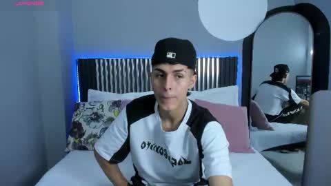 Snapshot of axel_mendoza_ chatting on 07.08.26 A X E L online show from 07.08.26