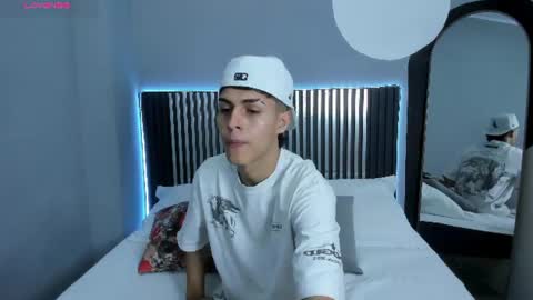 Snapshot of axel_mendoza_ chatting on 07.18.26 A X E L online show from 07.18.26