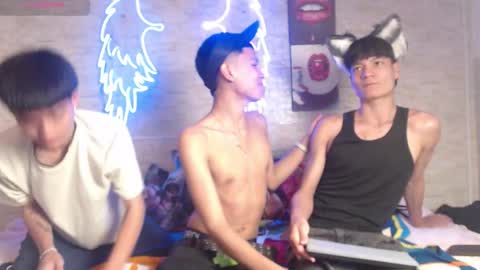 axel_milo_and_kairo online show from 11.30.25