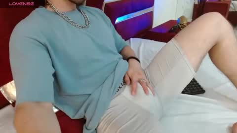 Axel  online show from 05.16.26