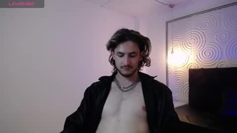 Axel  online show from 07.02.26