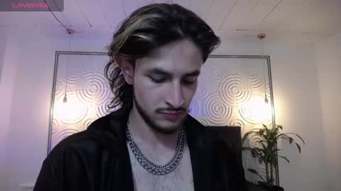 Axel  online show from 07.04.26
