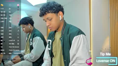 Snapshot of axel_ps chatting on 09.26.25 Alex online show from 09.26.25