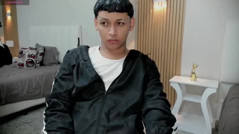 Snapshot of axel_ps chatting on 11.18.25 Alex online show from 11.18.25