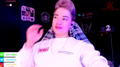 Snapshot of axel_rouse1 chatting on 10.08.25 Axel Rouse online show from 10.08.25