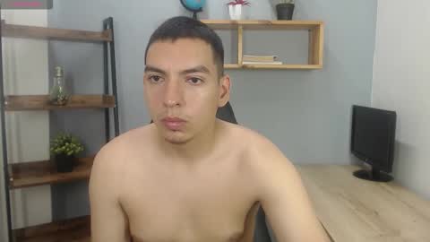 Snapshot of axel_stones_ chatting on 11.09.25 axel_stones_ online show from 11.09.25