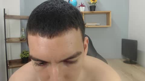 Snapshot of axel_stones_ chatting on 11.12.25 axel_stones_ online show from 11.12.25