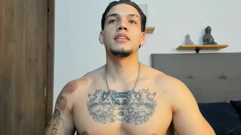 INDEPENDENT MODEL  online show from 10.10.25