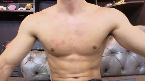 Axel  online show from 05.14.26