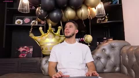 Axel  online show from 05.19.26