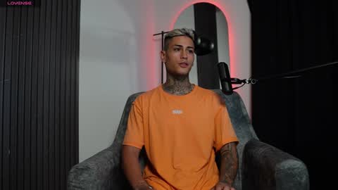 Snapshot of axel_villa chatting on 12.31.24 Agustin online show from 12.31.24