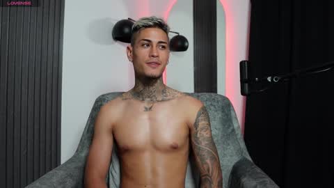 Snapshot of axel_villa chatting on 01.25.25 Agustin online show from 01.25.25