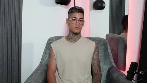 Snapshot of axel_villa chatting on 02.19.25 Agustin online show from 02.19.25